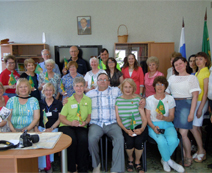 Friendship Force members with city administrators in Darovskoy